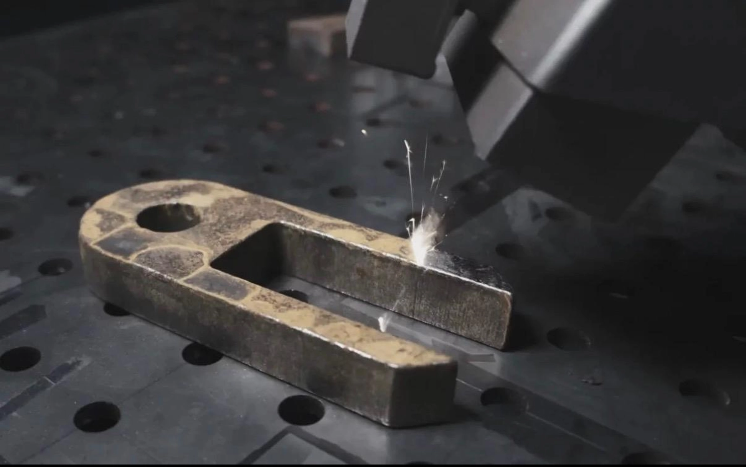 ASTA-TECH – Technische Oberflächenreinigung – Maschinenreinigung von Metallteilen